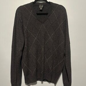 Soft lightweight gray Jos A Bank sweater